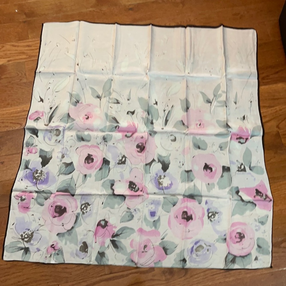 New Beautiful silk scarf